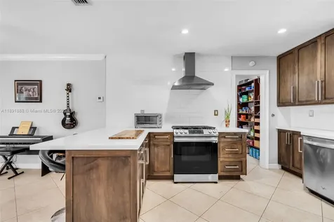 14263 SW 76th Street Miami FL 33183