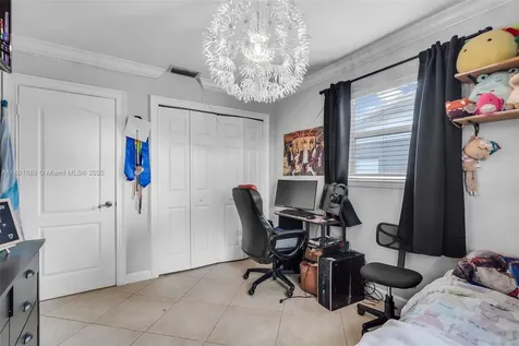 14263 SW 76th Street Miami FL 33183