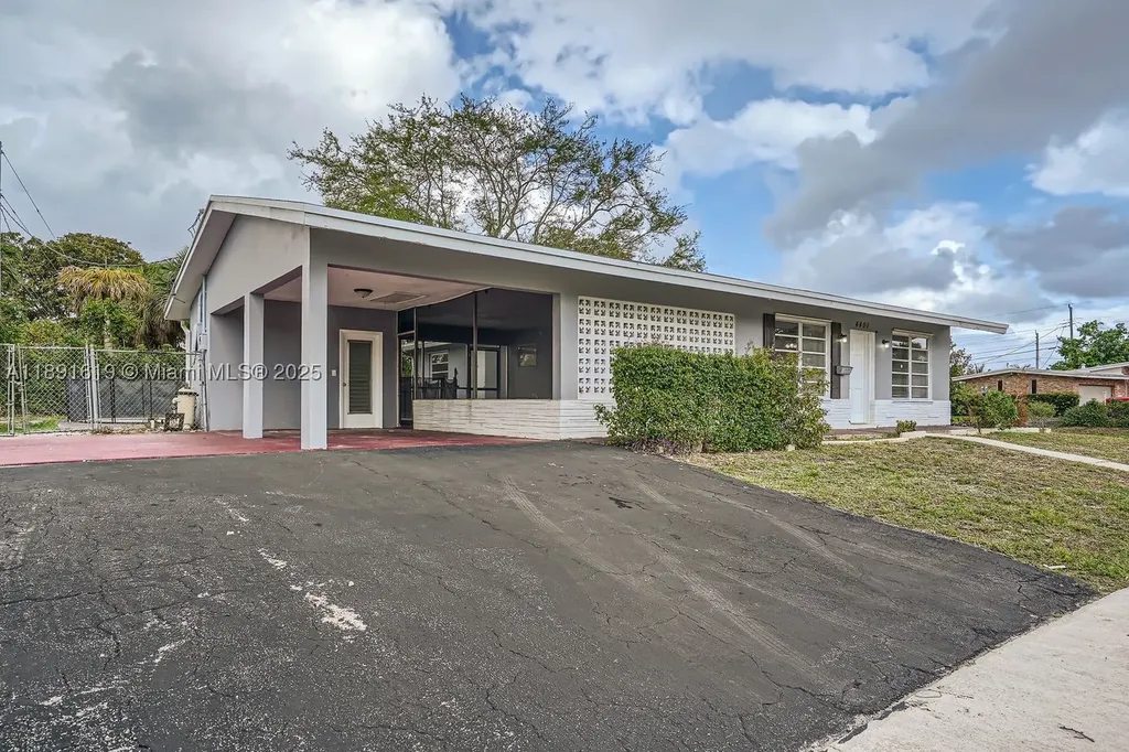 4401 NW 6th Court Coconut Creek FL 33066