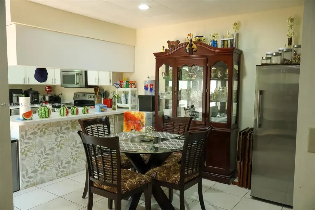 2542 NW 99th Avenue Coral Springs FL 33065