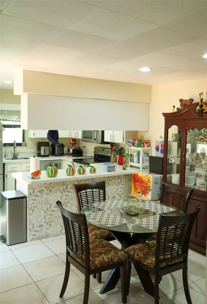 2542 NW 99th Avenue Coral Springs FL 33065