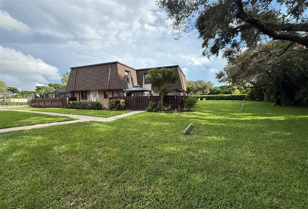 2542 NW 99th Avenue Coral Springs FL 33065