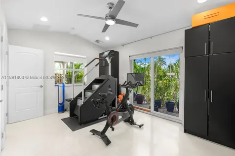 1609 NE 20th Avenue Fort Lauderdale FL 33305