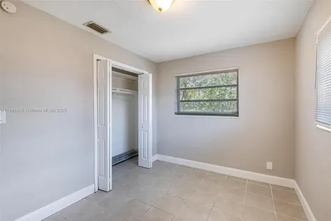 2811 N 66th Avenue Hollywood FL 33024