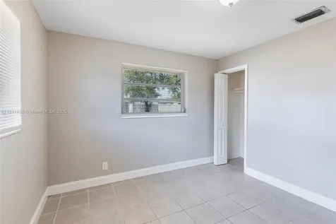 2811 N 66th Avenue Hollywood FL 33024