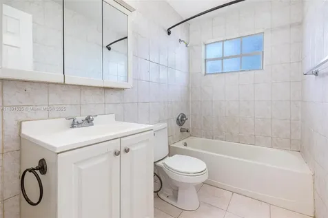 2811 N 66th Avenue Hollywood FL 33024