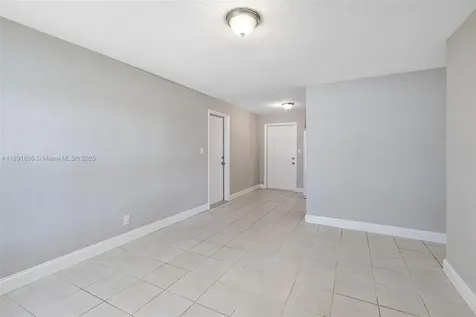 2811 N 66th Avenue Hollywood FL 33024