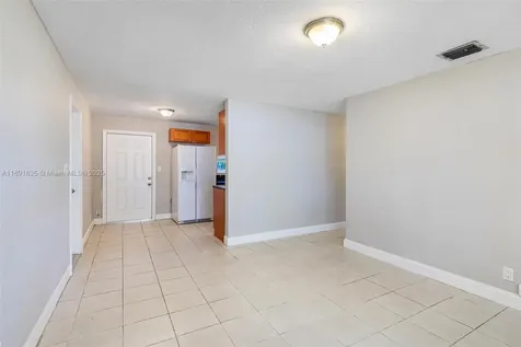 2811 N 66th Avenue Hollywood FL 33024