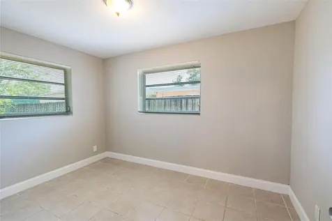 2811 N 66th Avenue Hollywood FL 33024