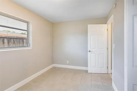 2811 N 66th Avenue Hollywood FL 33024