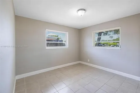 2811 N 66th Avenue Hollywood FL 33024