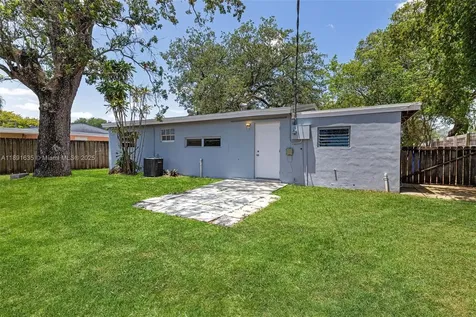2811 N 66th Avenue Hollywood FL 33024