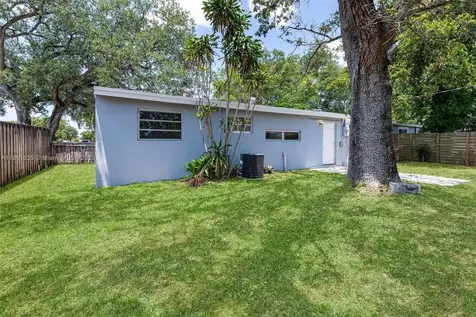 2811 N 66th Avenue Hollywood FL 33024