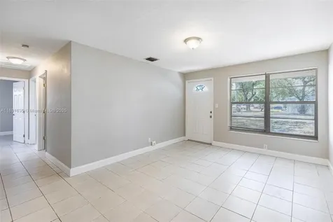 2811 N 66th Avenue Hollywood FL 33024