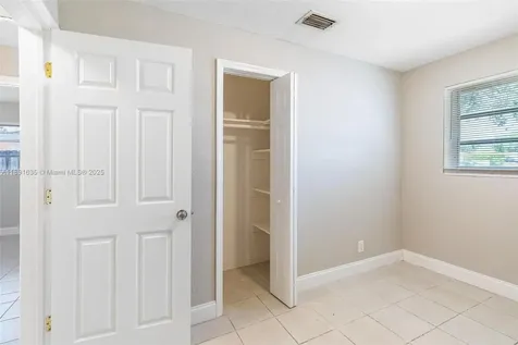2811 N 66th Avenue Hollywood FL 33024