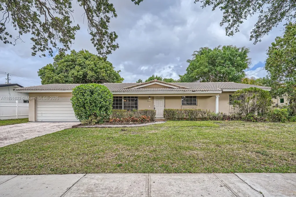 7301 NW 11th Street Plantation FL 33313