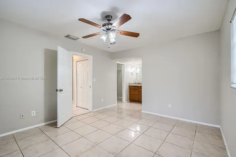 7301 NW 11th Street Plantation FL 33313