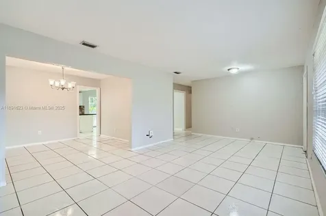 7301 NW 11th Street Plantation FL 33313