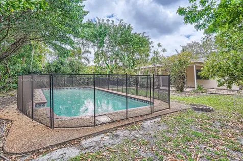 7301 NW 11th Street Plantation FL 33313
