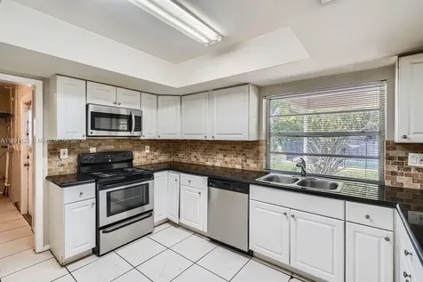 7301 NW 11th Street Plantation FL 33313
