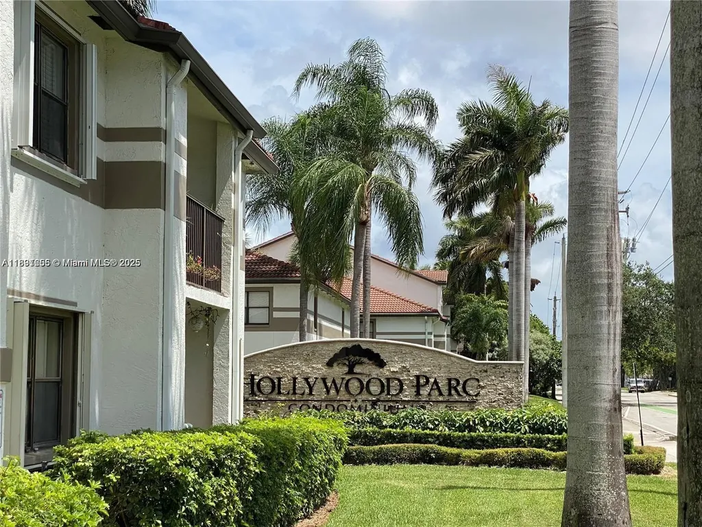 610 S Park Road Hollywood FL 33021