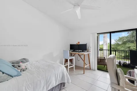 610 S Park Road Hollywood FL 33021