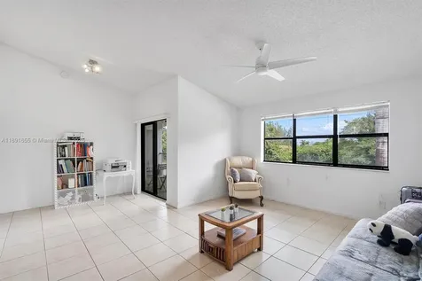 610 S Park Road Hollywood FL 33021