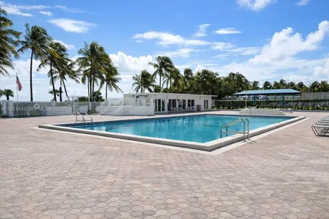 5005 Collins Avenue Miami Beach FL 33140