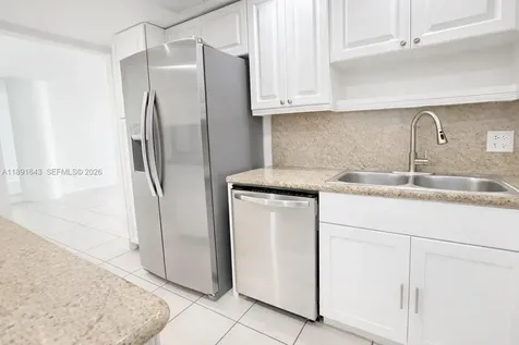 5005 Collins Avenue Miami Beach FL 33140
