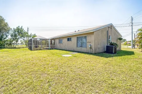 301 SE Whitmore Drive Port St. Lucie FL 34984