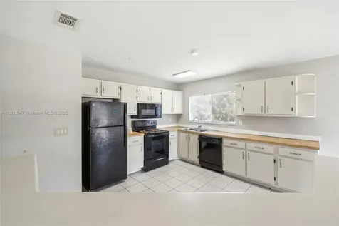 301 SE Whitmore Drive Port St. Lucie FL 34984