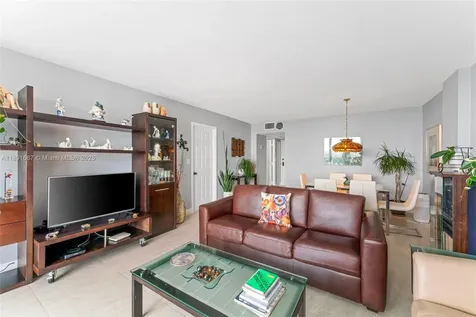 3800 S Ocean Drive Hollywood FL 33019