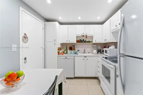 3800 S Ocean Drive Hollywood FL 33019
