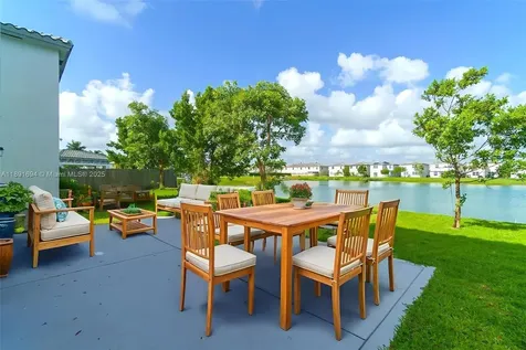 1412 SE 27th Terrace Homestead FL 33035