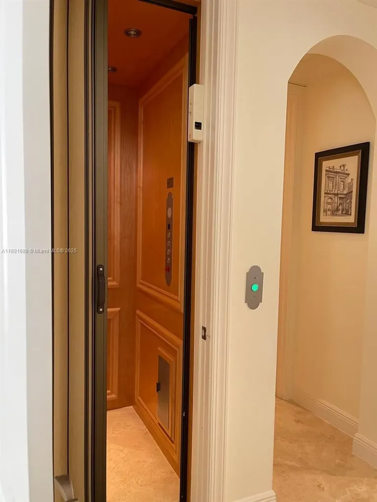 5565 NE Trieste Way Boca Raton FL 33487