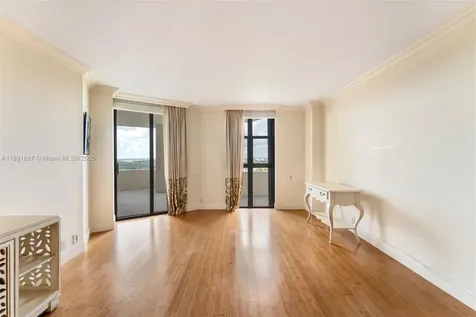 1000 Quayside Terrace Miami FL 33138