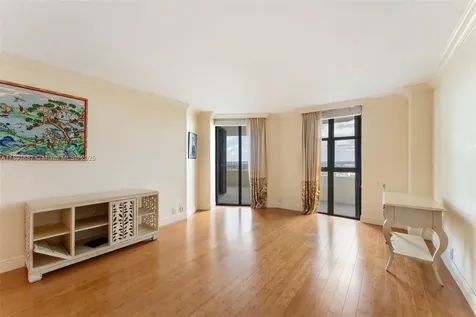 1000 Quayside Terrace Miami FL 33138