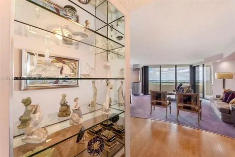 1000 Quayside Terrace Miami FL 33138