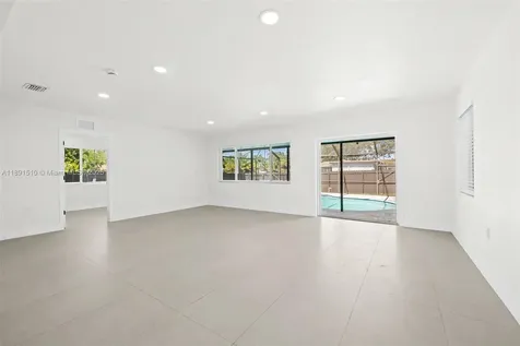 3333 Roosevelt Street Hollywood FL 33021