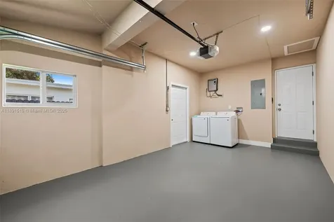 3333 Roosevelt Street Hollywood FL 33021