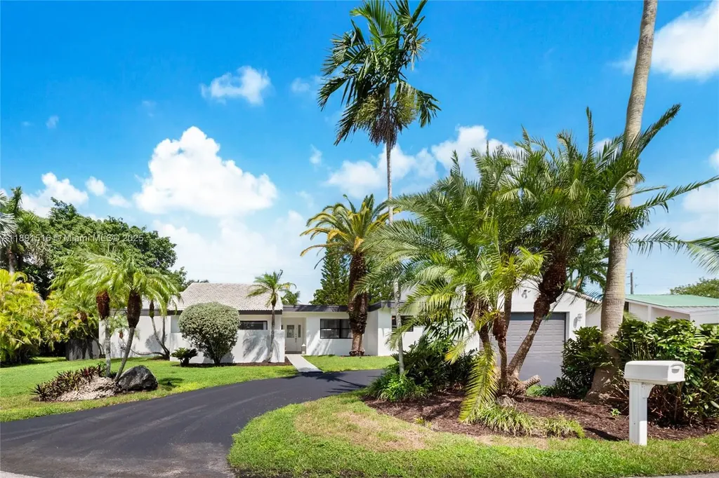 8345 SW 168th Terrace Palmetto Bay FL 33157