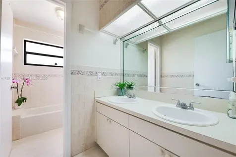 8345 SW 168th Terrace Palmetto Bay FL 33157