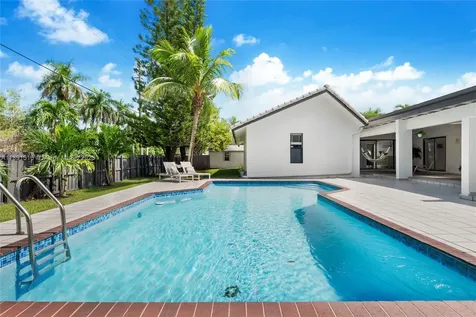 8345 SW 168th Terrace Palmetto Bay FL 33157