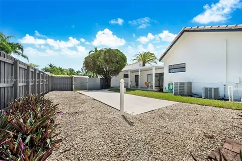 8345 SW 168th Terrace Palmetto Bay FL 33157