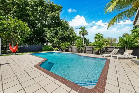 8345 SW 168th Terrace Palmetto Bay FL 33157