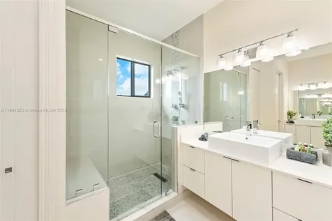 6529 SW 30th Street Miami FL 33155