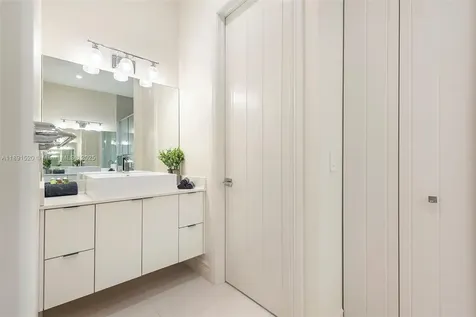 6529 SW 30th Street Miami FL 33155