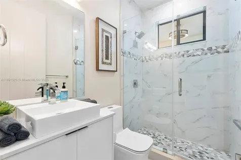 6529 SW 30th Street Miami FL 33155