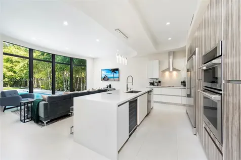 6529 SW 30th Street Miami FL 33155