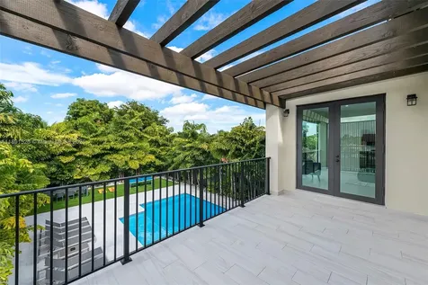 6529 SW 30th Street Miami FL 33155
